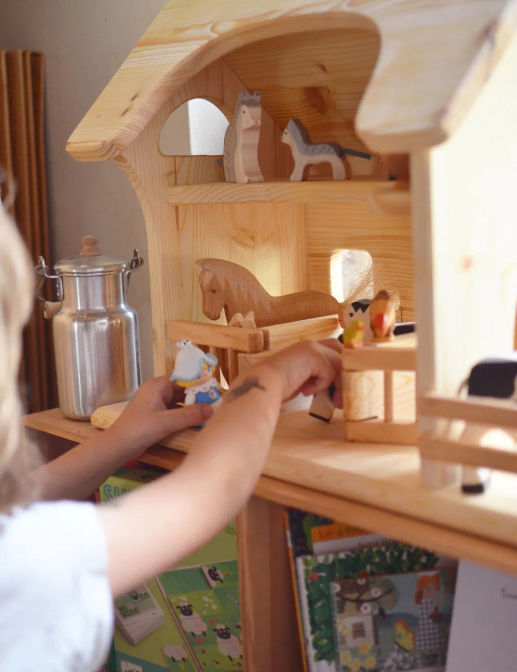 Drei_Blatter_Farm_House_Stable_Wooden_Doll_House_Toy_Australia_14.jpg