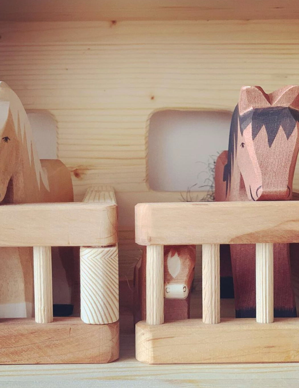 Drei_Blatter_Farm_House_Stable_Wooden_Doll_House_Toy_Australia_27.jpg