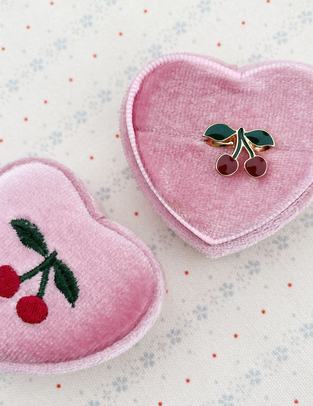 Konges_Cherry_Ring_Kids_3.jpg