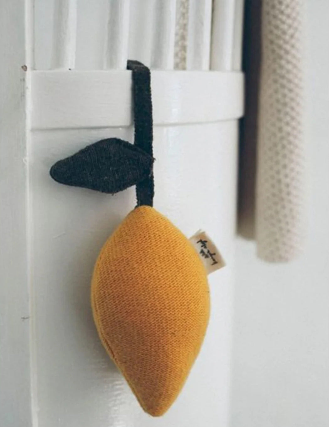 Konges_Slojd_Lemon_Pram_Toy_1.jpg