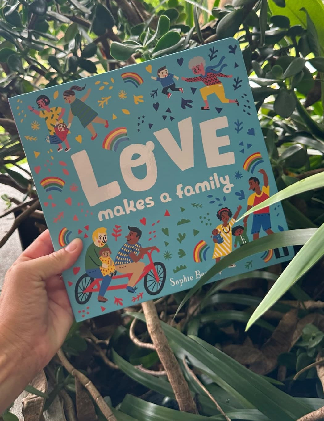 Love_Makes_a_Family_Kids_Book.jpg