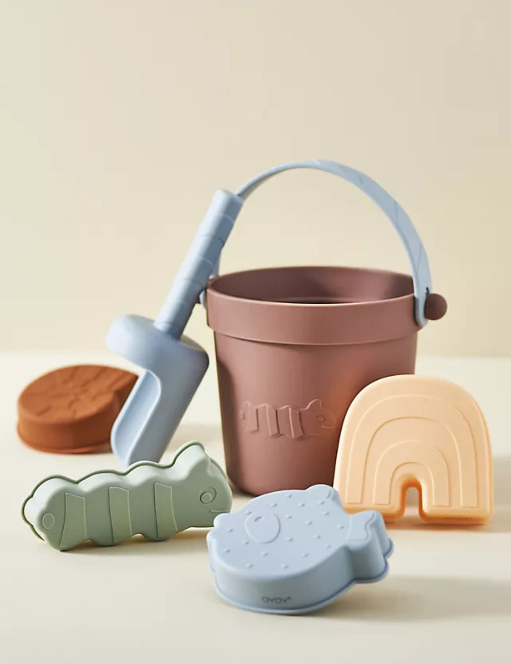 Oyoy_Mini_Leo_Beach_Set_Choco_Toy_Australia_1.jpg