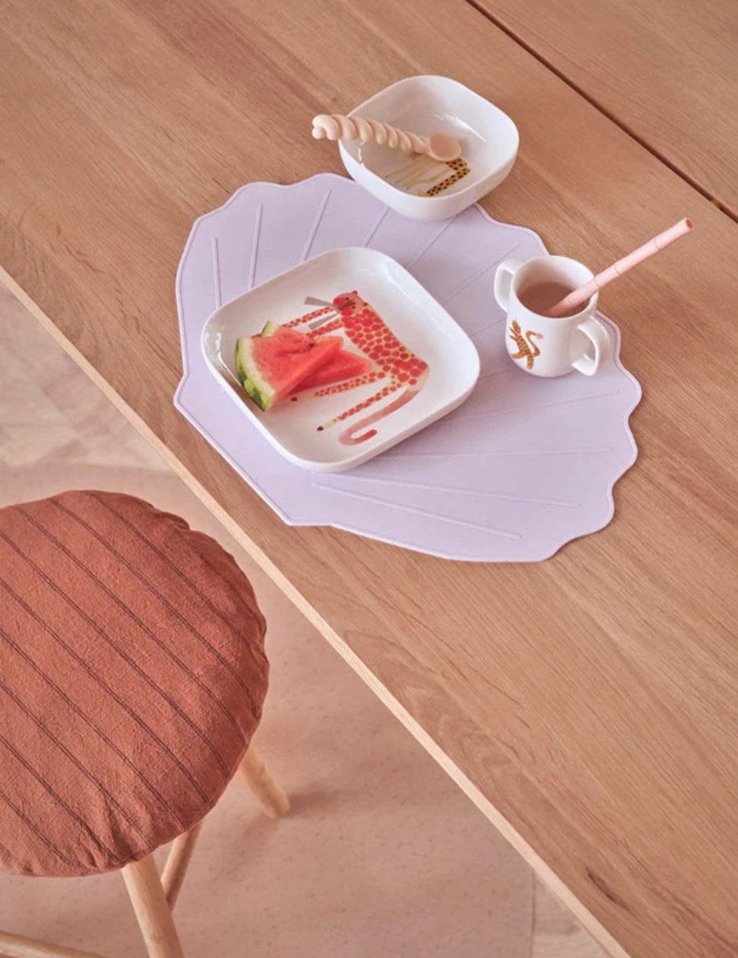 Oyoy_Mini_Silicone_Placemat_Scallop_Shell_Lavender_Australia_1.jpg