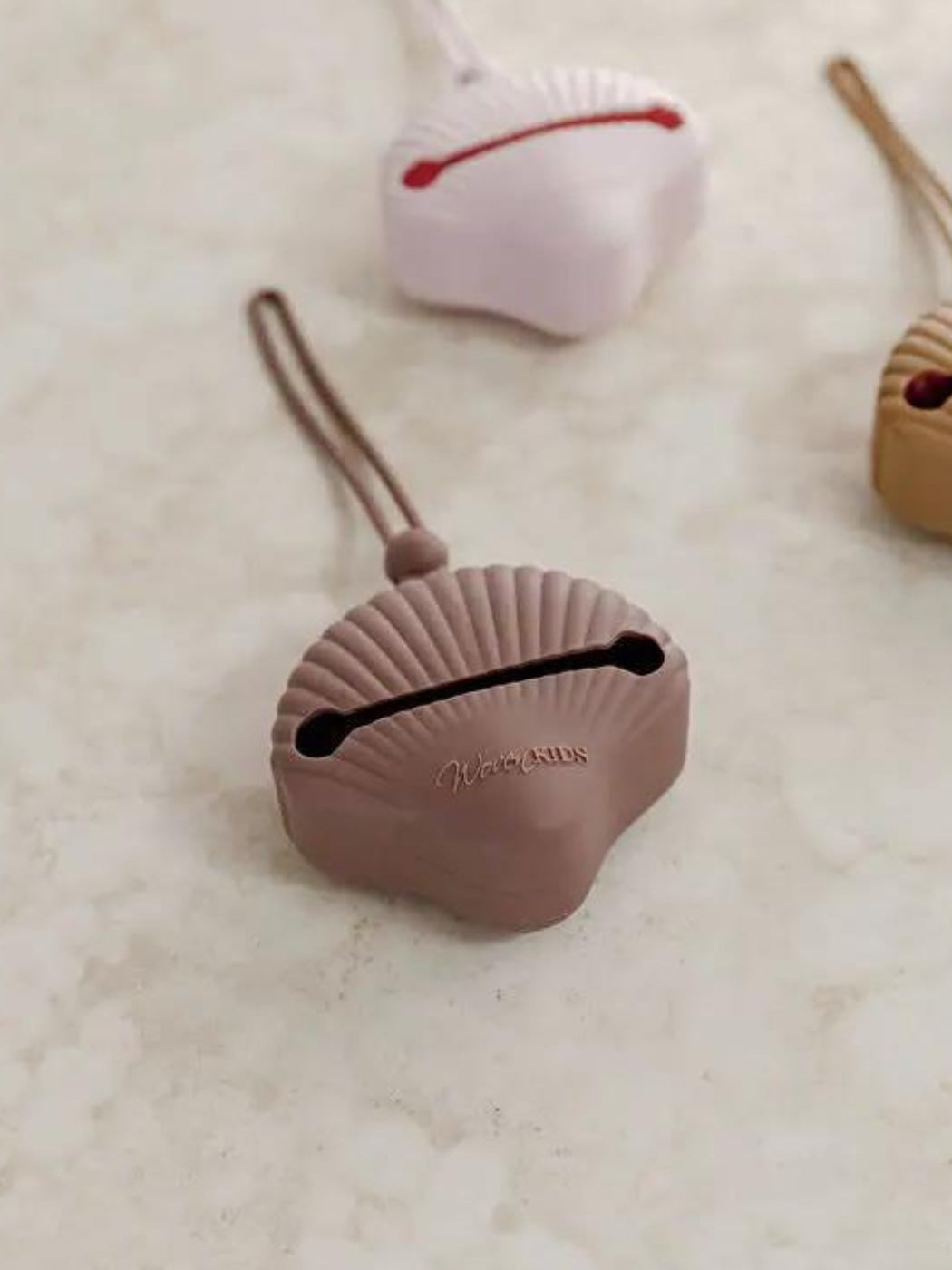 Shell Dummy Holder - Periwinkle