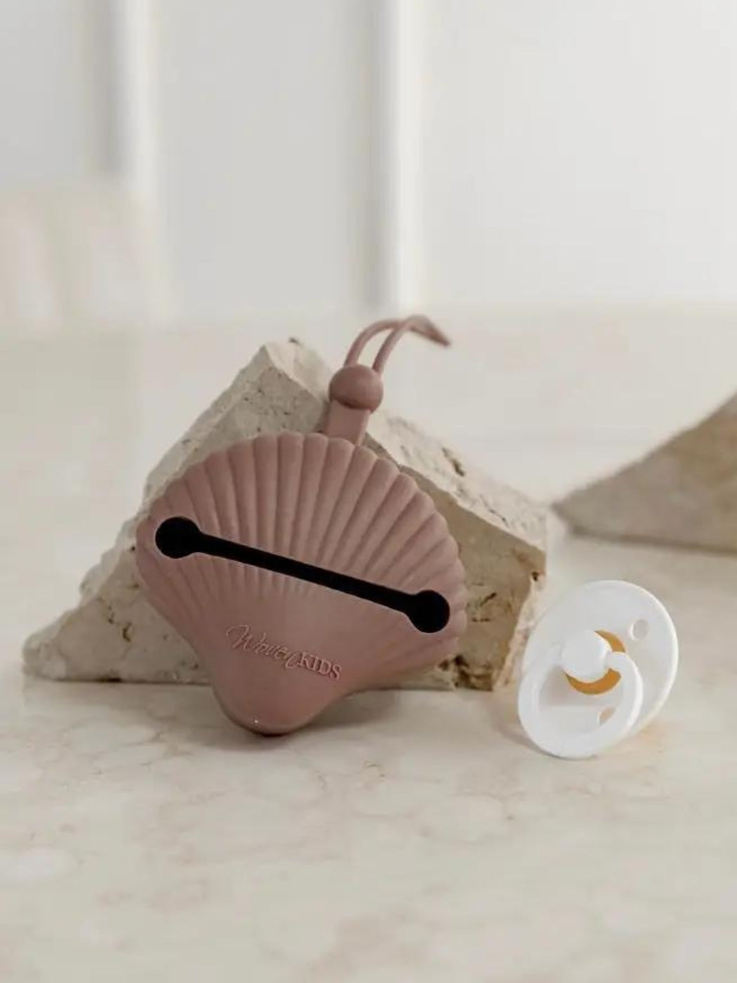 Shell Dummy Holder - Periwinkle