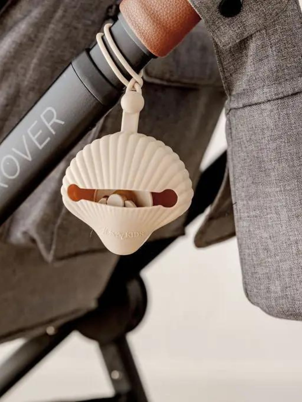 Shell Dummy Holder - Sand