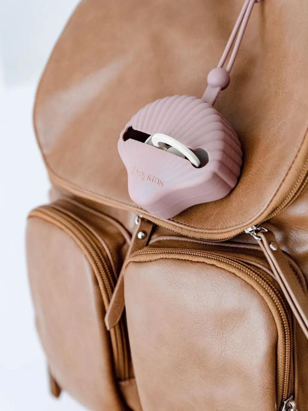 Shell Dummy Holder - Periwinkle