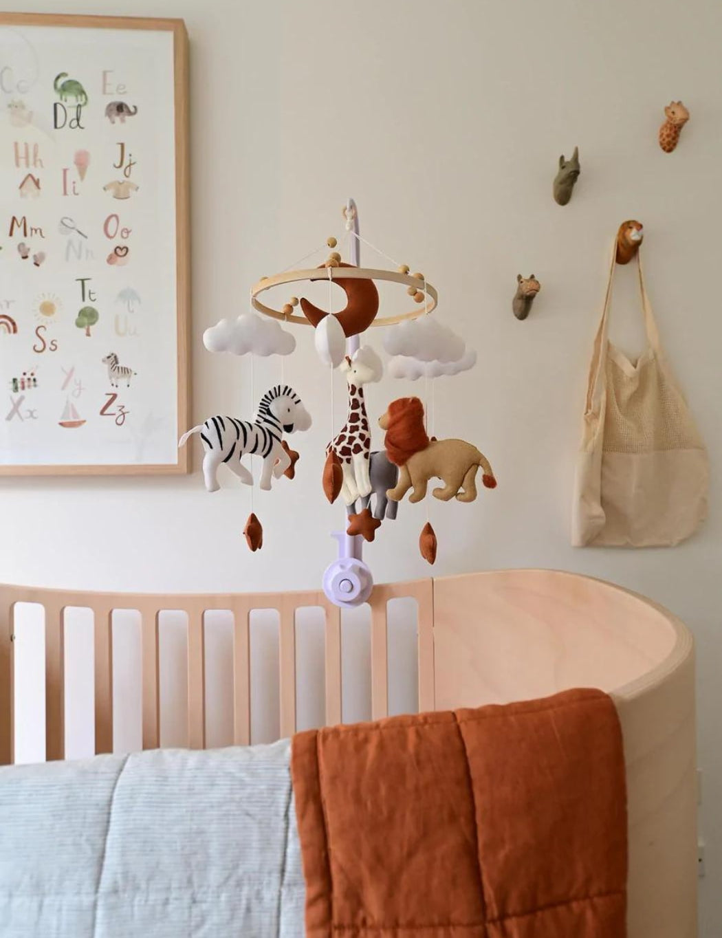 HandmadeBabyMobileAnimals3.jpg