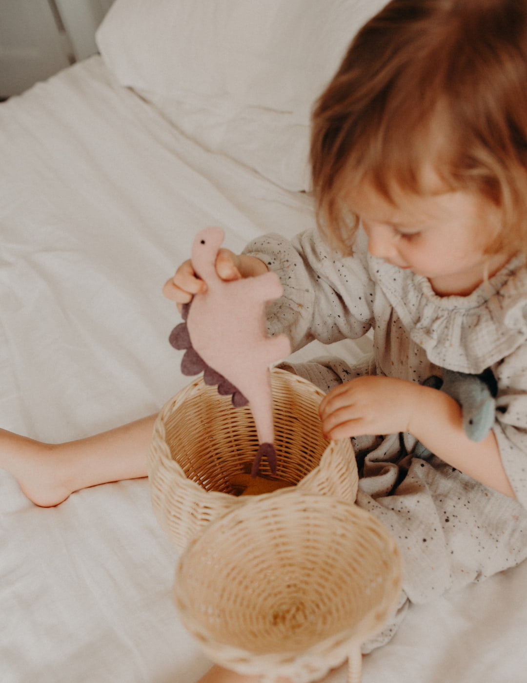 OlliEllaDinosaurToy_3.jpg